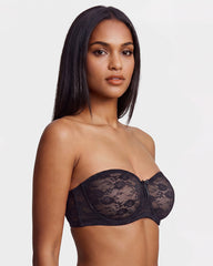 No-Slip Strapless Underwire Bra with Lace Detail